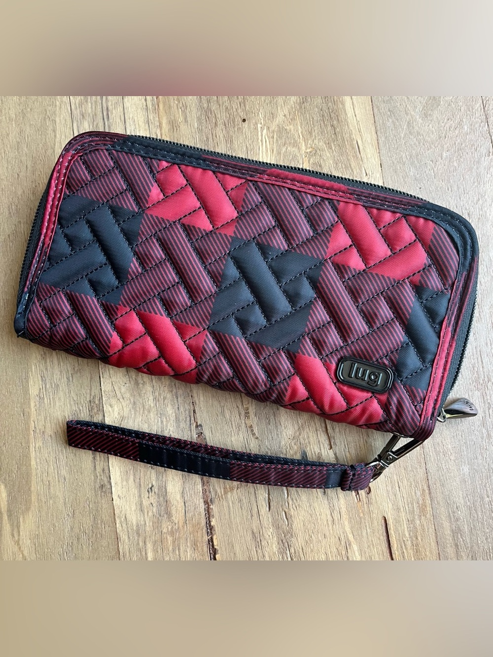 Lug Handspring RFID Wristlet Wallet Buffalo Red